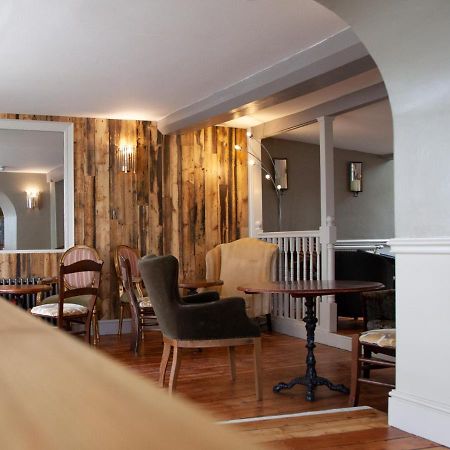 The Kings Arms Hotel Malmesbury Buitenkant foto