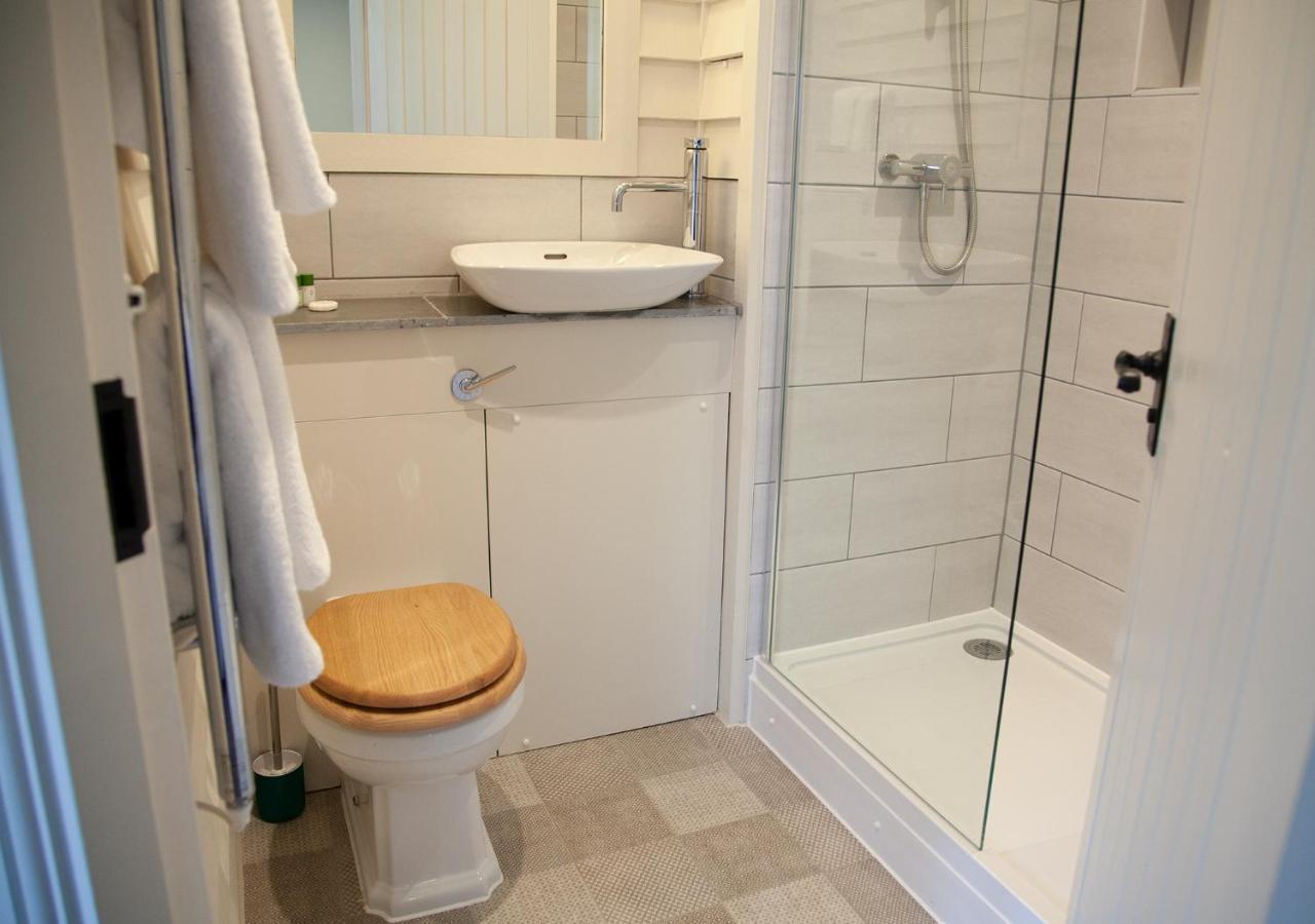 The Kings Arms Hotel Malmesbury Kamer foto