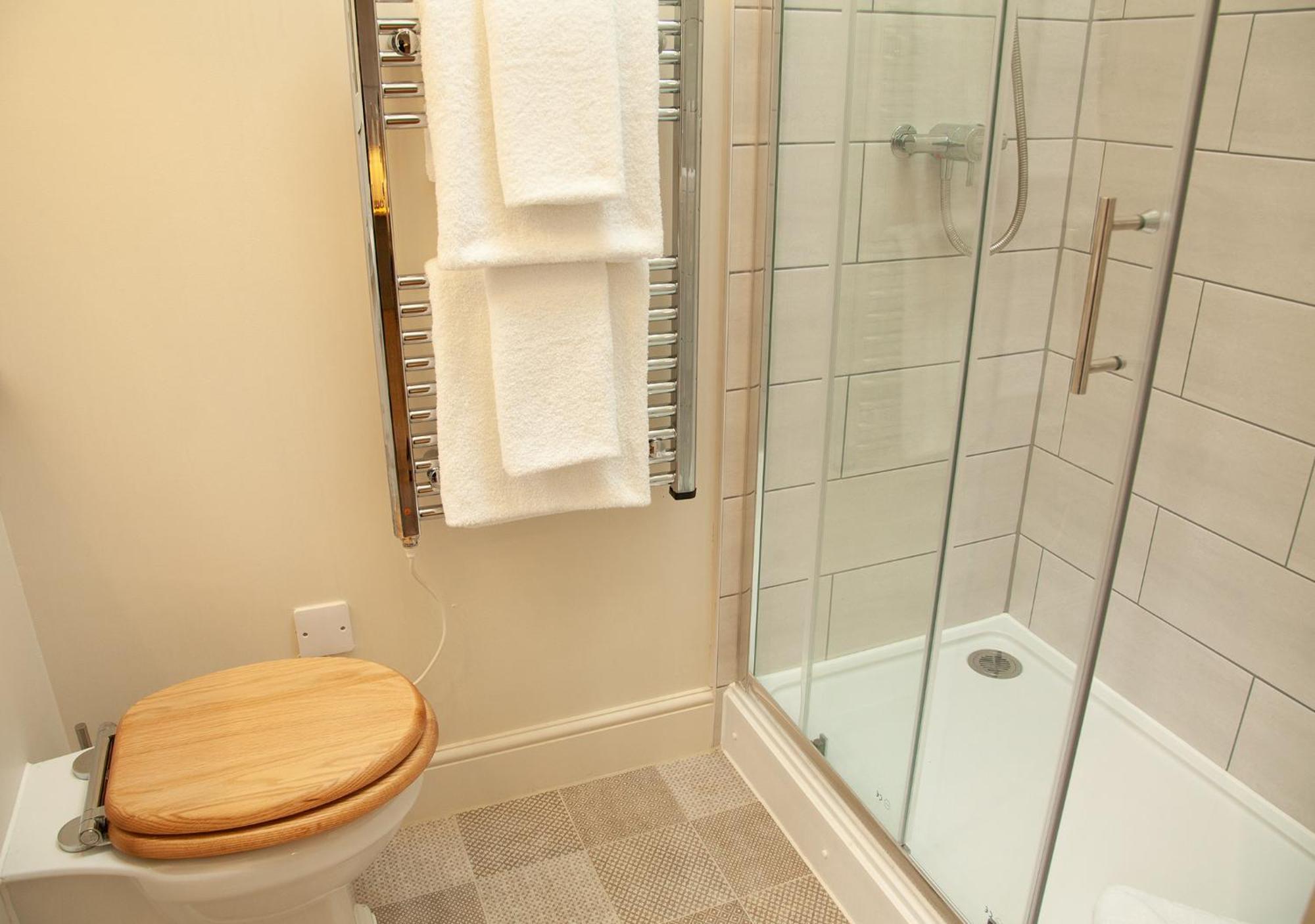 The Kings Arms Hotel Malmesbury Kamer foto