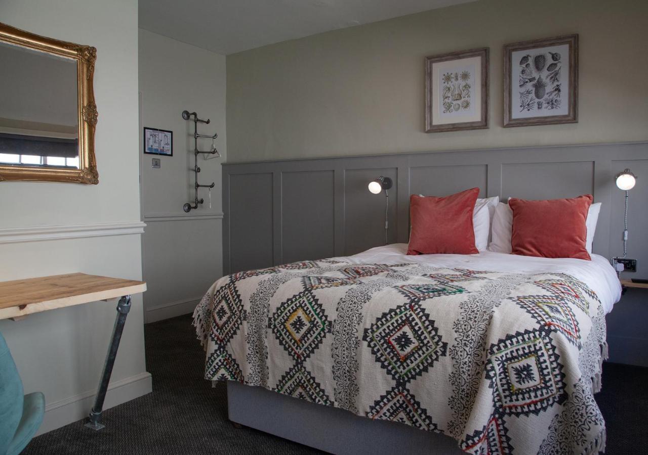 The Kings Arms Hotel Malmesbury Buitenkant foto
