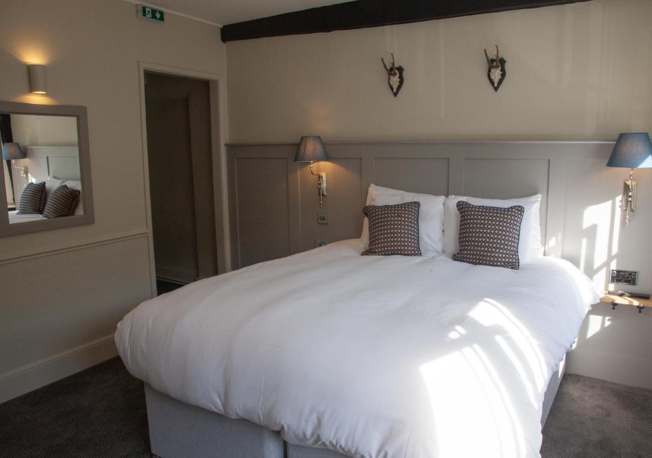 The Kings Arms Hotel Malmesbury Buitenkant foto