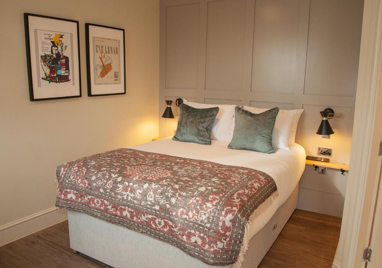 The Kings Arms Hotel Malmesbury Buitenkant foto