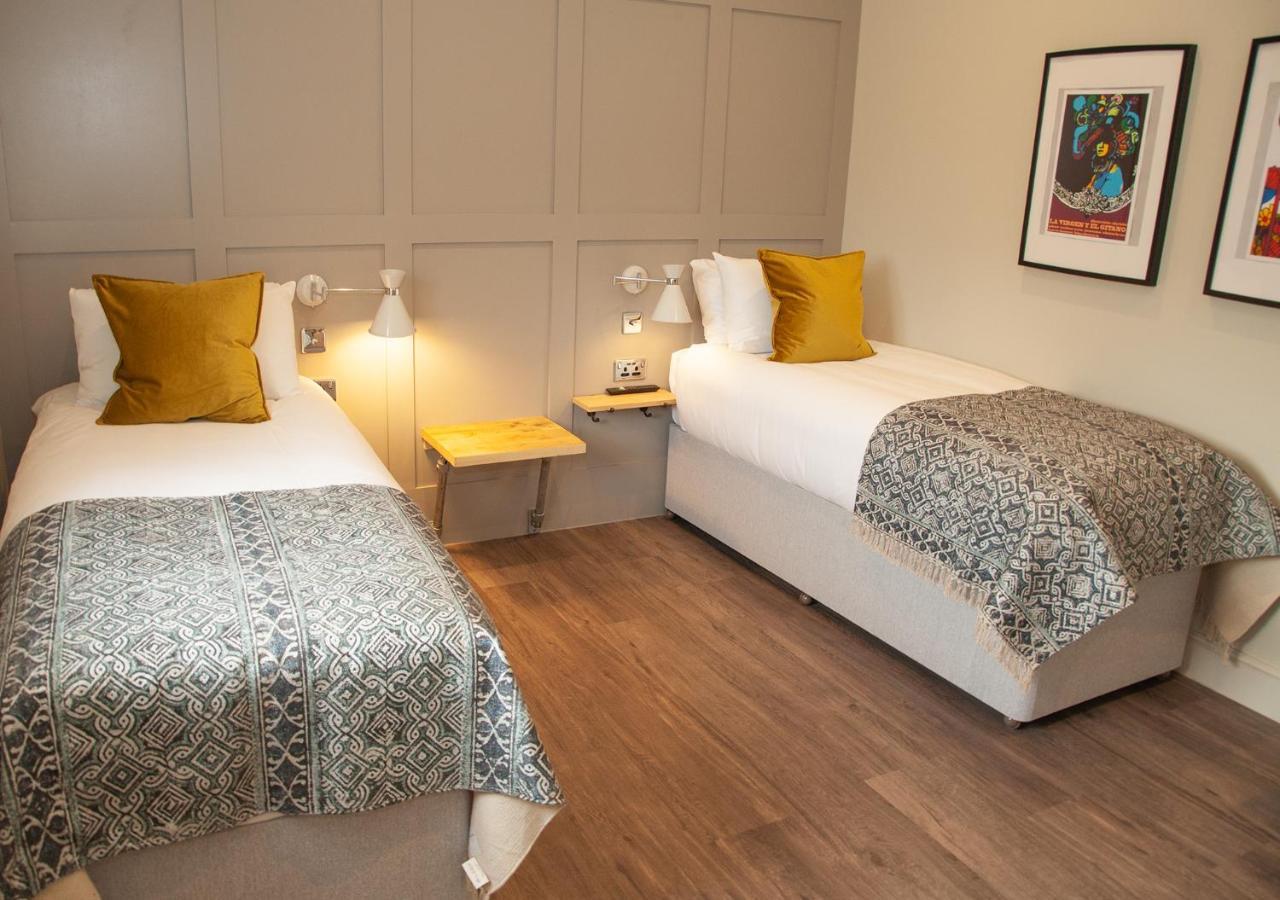 The Kings Arms Hotel Malmesbury Buitenkant foto